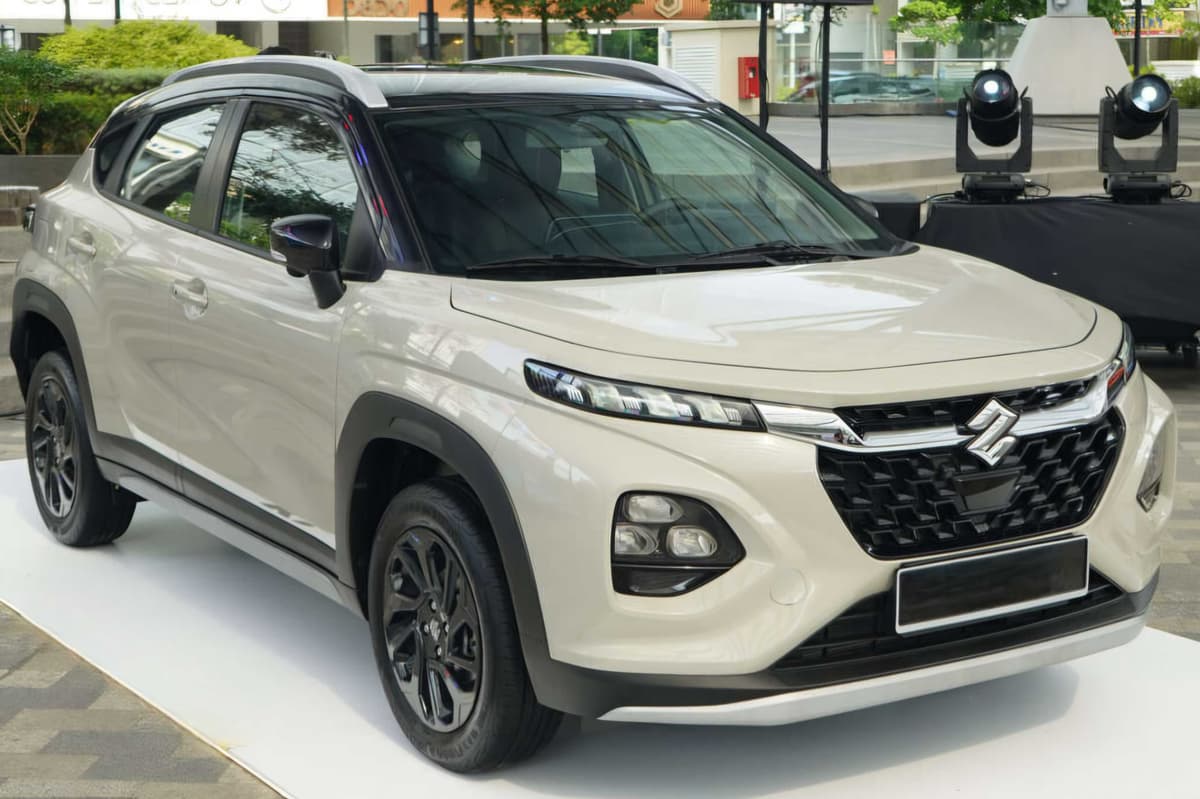Suzuki Fronx 1.5  Hybrid (Ivory) 2025