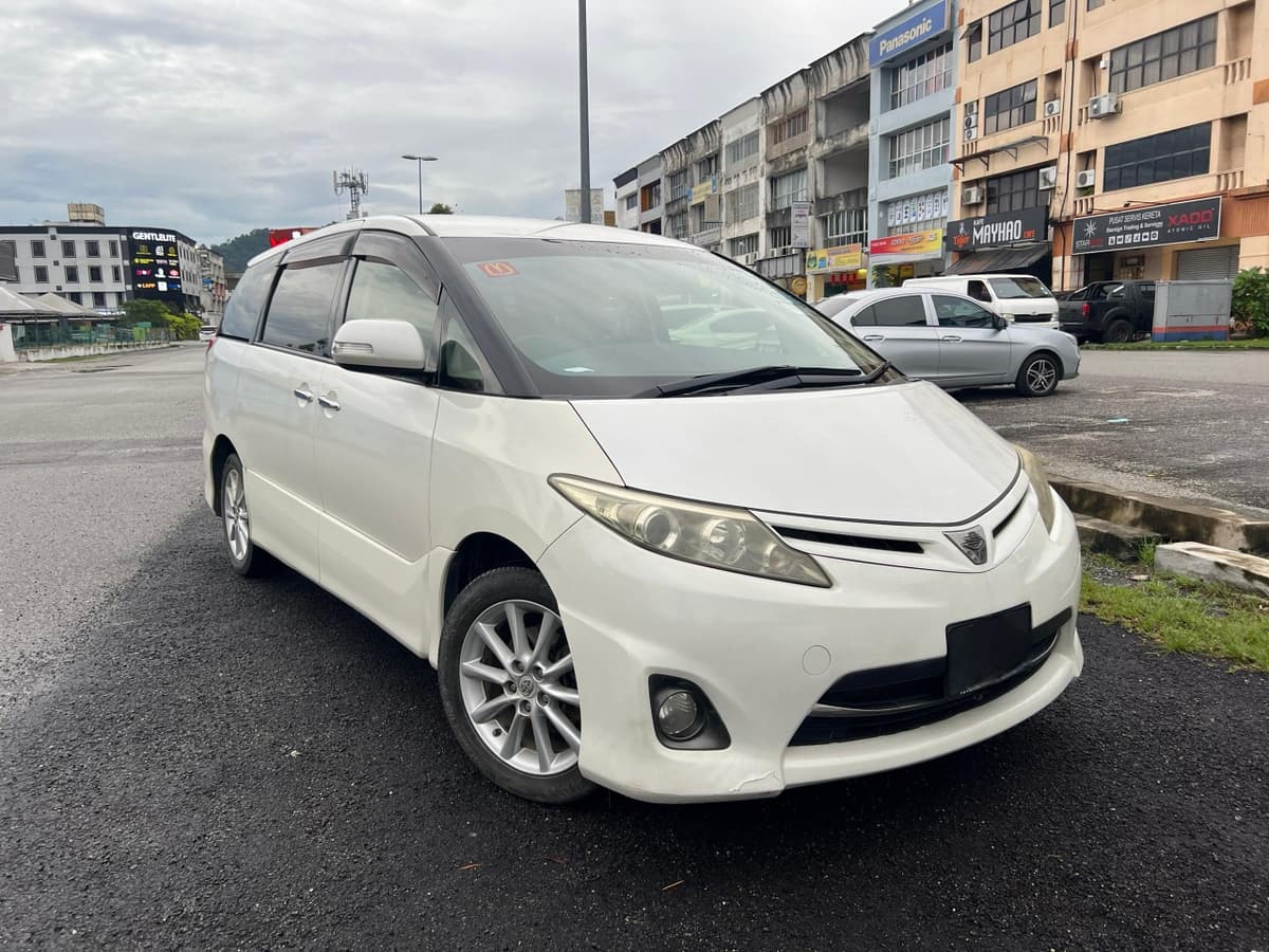 Toyota Estima 2.4 2011