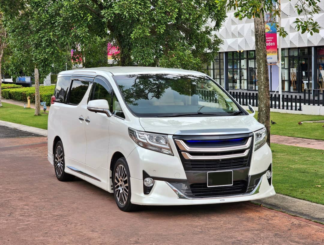 Toyota Alphard 2.5 2016